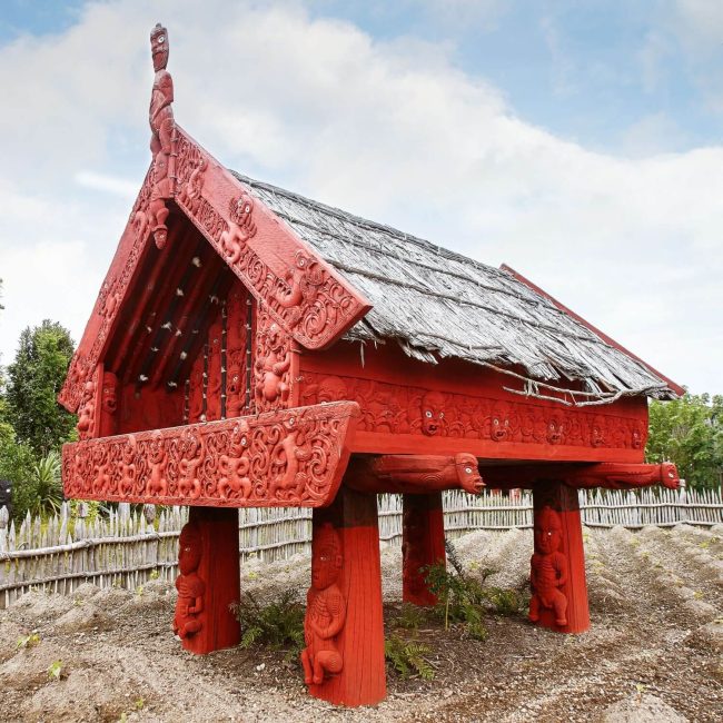 HWT04 Hamilton Gardens, Te Parapara cropped