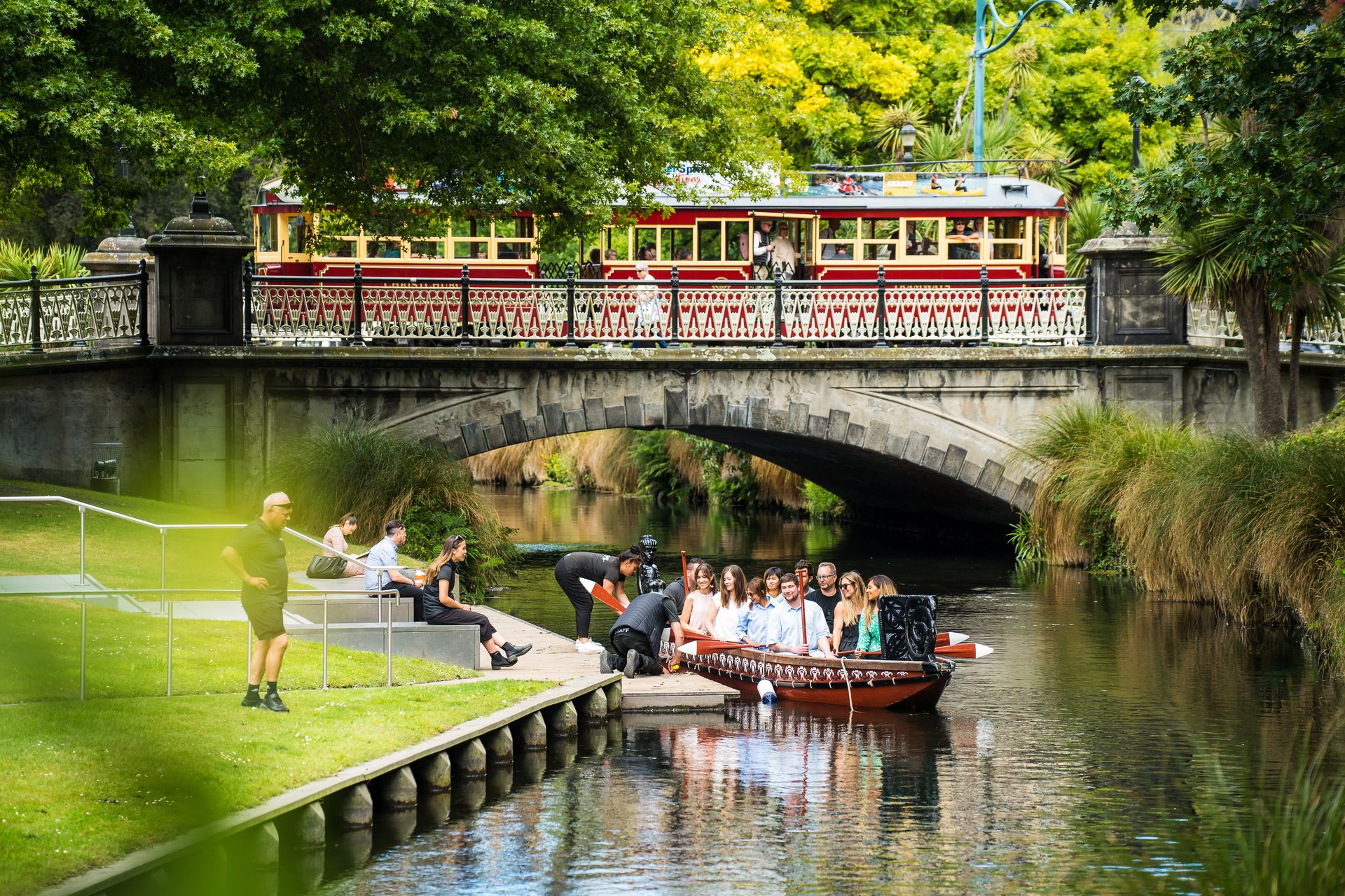 169120-waka-on-avon-and-tram-at-the-back-web-1920px-jpg
